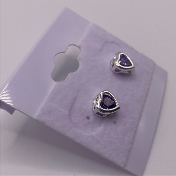 Amethyst Purple Heart Stud Earrings Made w Swarovski Crystals Silver Overlay New - Picture 3 of 4